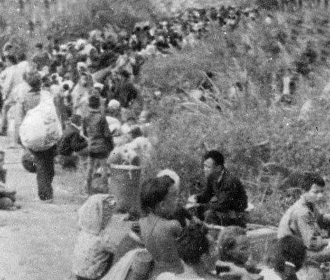 &lsquo;Refugees&rsquo; from the 33rd Royal Laotian Elephant Battalion and their families filled Highway 9 for miles.