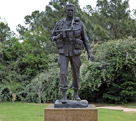 Statue of Major (MAJ) Richard J. &lsquo;Dick&rsquo; Meadows commissioned by Ross Perot.