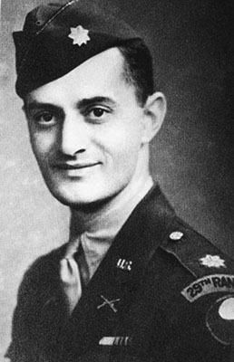 MAJ Milholland, 29th Ranger Battalion commander, 29th ID is wearing the 29th Rangers tab above the 29th ID SSI.