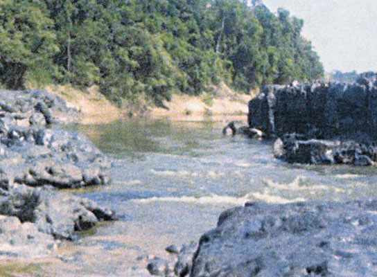 Yapuri River where the three Americans were spotted bathing