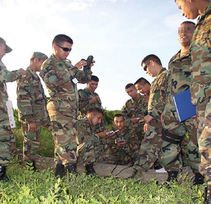 PSE-Colombia soldiers training with Colombian GEOS soldiers on the LSS-40B tactical loudspeaker system.