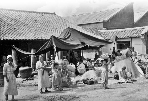 Korean refugees filled the UNCACK Convalescence Center at Chonju.