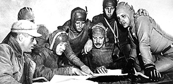 Underwater Demolition Teams “Frogmen” studied the situation prior to destroying North Korean minefields in Wonsan harbor, 26 October 1950.