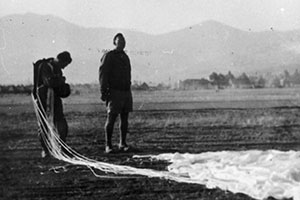 Parachutist disengages following jump